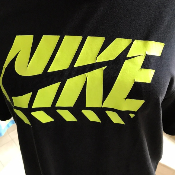 Nike soft black Dri-Fit T-shirt with yellow logo - Picture 2 of 7